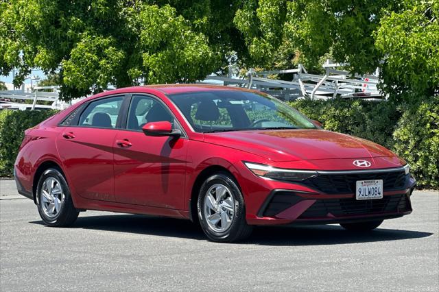 2024 Hyundai Elantra SE