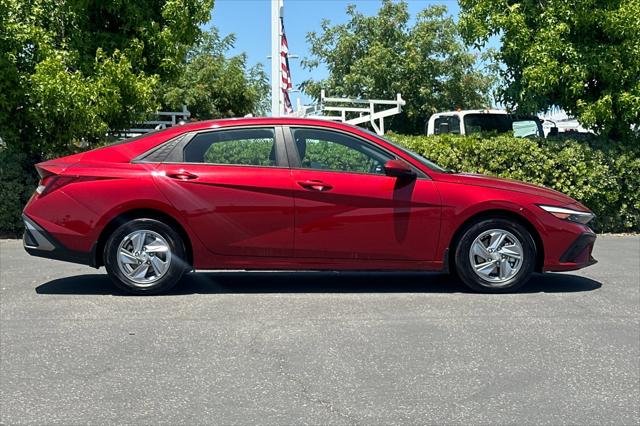 2024 Hyundai Elantra SE