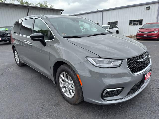 2025 Chrysler Pacifica PACIFICA SELECT