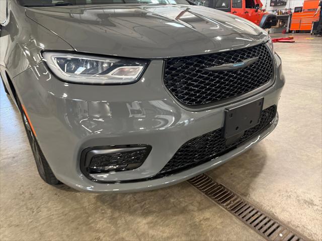 2021 Chrysler Pacifica Hybrid Touring L