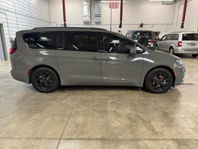 2021 Chrysler Pacifica Hybrid Touring L
