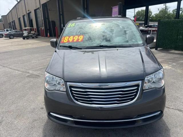 2016 Chrysler Town & Country Touring