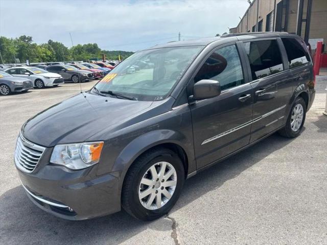 2016 Chrysler Town & Country Touring
