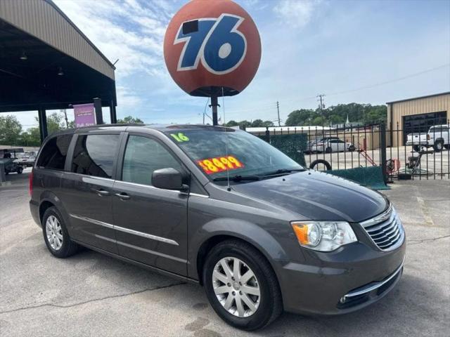 2016 Chrysler Town & Country Touring
