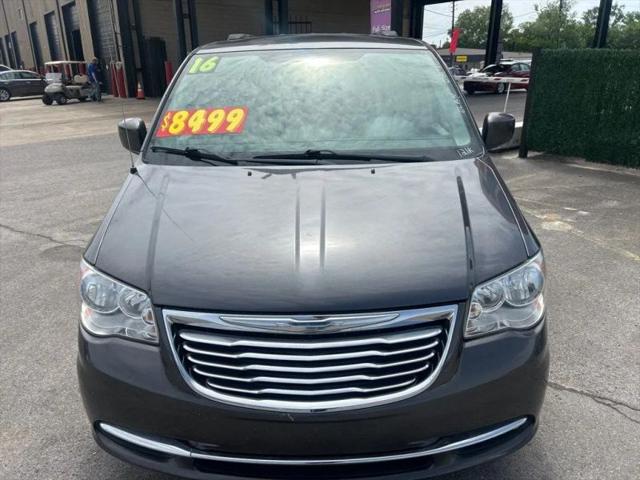 2016 Chrysler Town & Country Touring