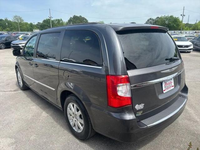 2016 Chrysler Town & Country Touring