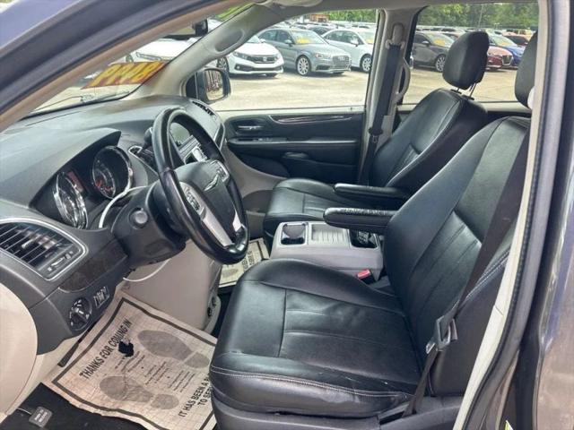 2016 Chrysler Town & Country Touring