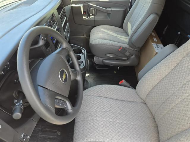 2025 Chevrolet Express Cargo Van RWD 2500 Regular Wheelbase WT