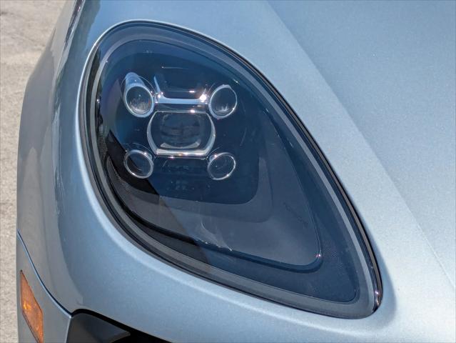 2021 Porsche Macan Standard