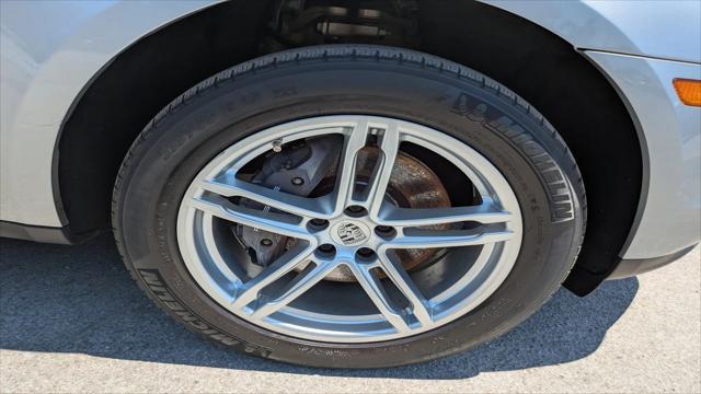 2021 Porsche Macan Standard