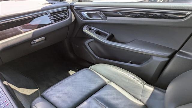 2021 Porsche Macan Standard