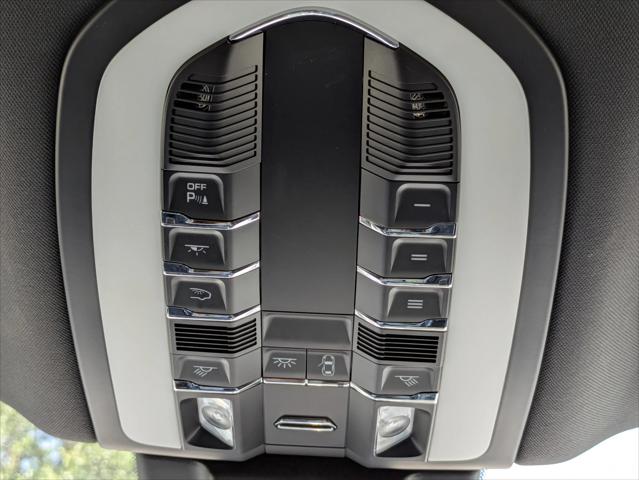 2021 Porsche Macan Standard