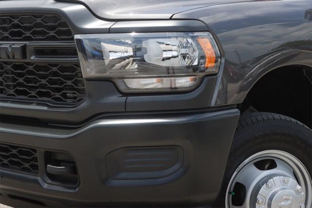 2024 RAM 3500 Tradesman Crew Cab 4x4 8 Box