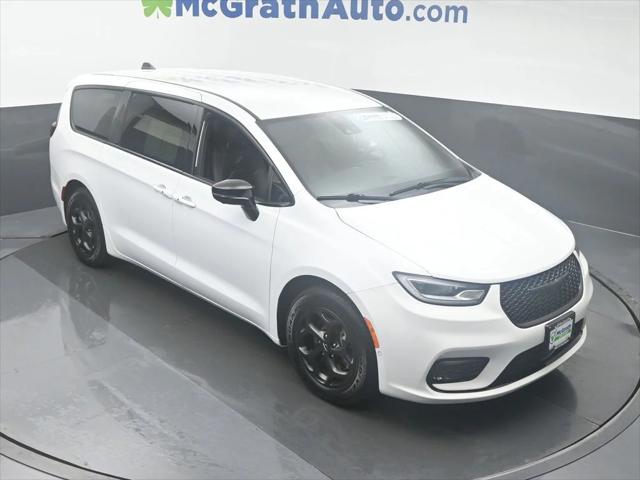 2024 Chrysler Pacifica Hybrid S Appearance Pkg