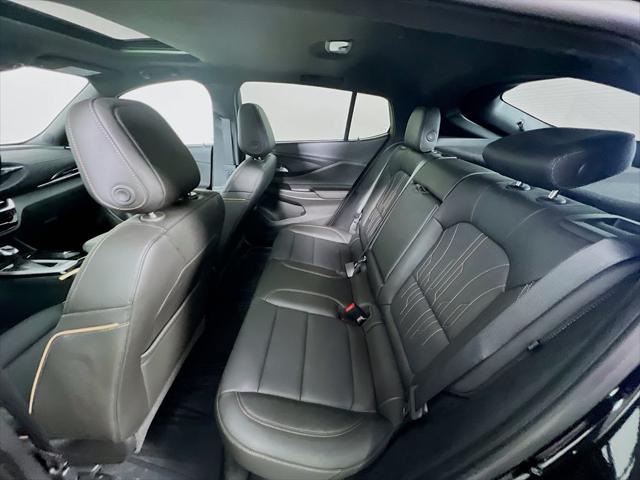 2025 Buick NV Avenir FWD