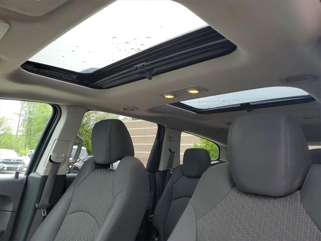 Used 2010 Chevrolet Traverse For Sale in Waterford Twp, MI