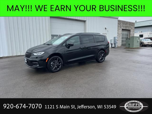 2025 Chrysler Pacifica Limited AWD for sale in Jefferson, WI
