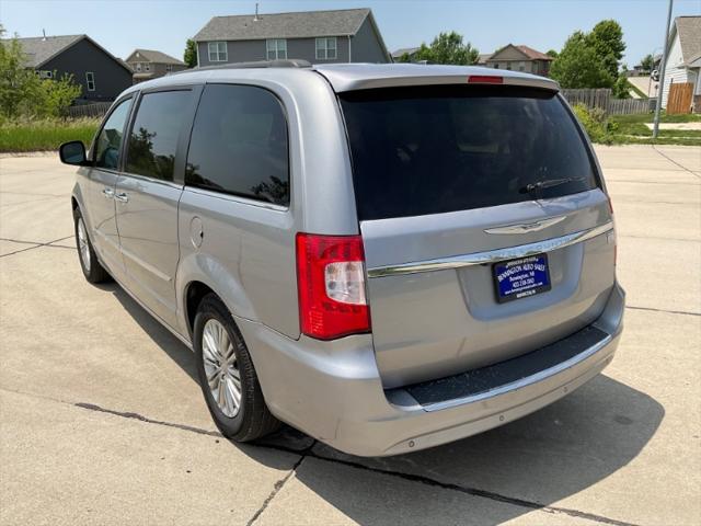 2015 Chrysler Town & Country Touring-L