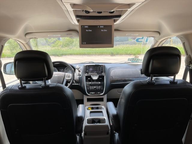 2015 Chrysler Town & Country Touring-L