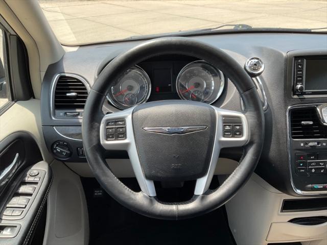 2015 Chrysler Town & Country Touring-L