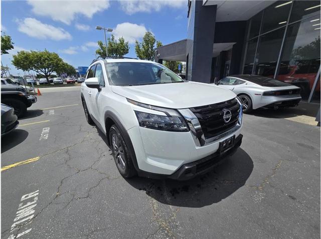 2025 Nissan Pathfinder SV FWD