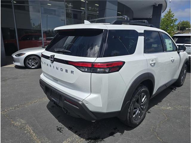 2025 Nissan Pathfinder SV FWD