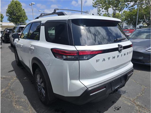 2025 Nissan Pathfinder SV FWD