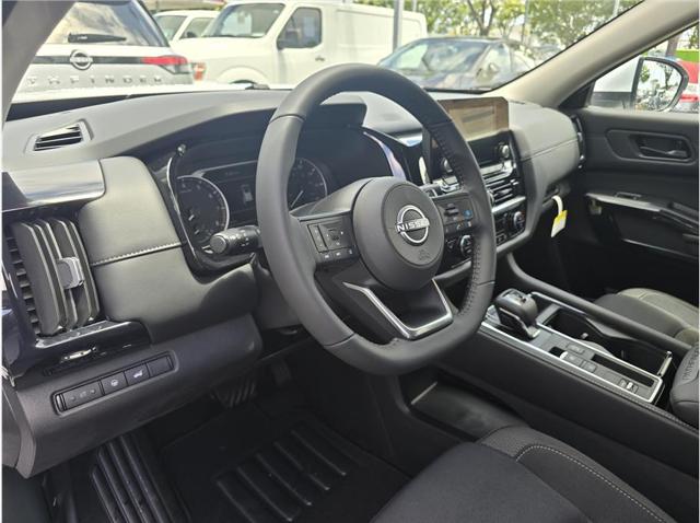 2025 Nissan Pathfinder SV FWD
