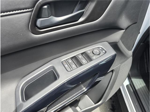 2025 Nissan Pathfinder SV FWD
