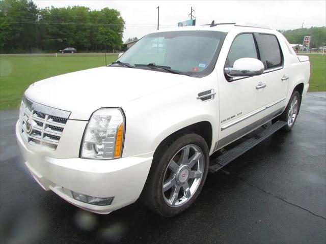 2011 Cadillac Escalade EXT Premium for sale in Black River Falls, WI