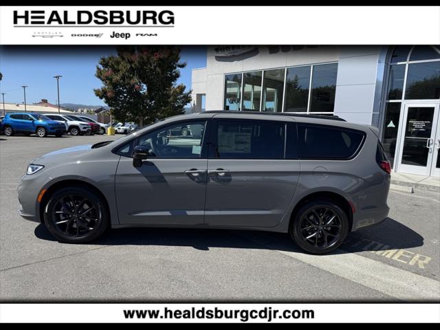 2025 Chrysler Pacifica PACIFICA LIMITED AWD