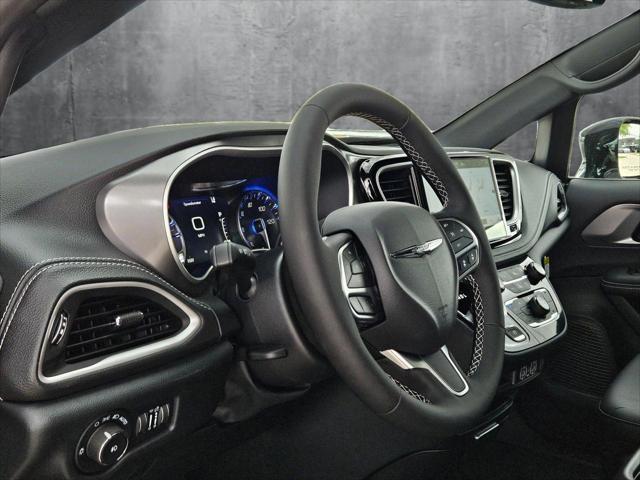 2025 Chrysler Pacifica PACIFICA SELECT