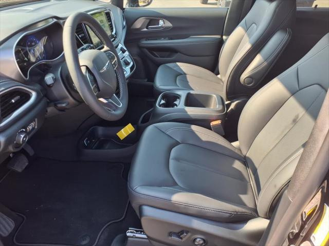 2025 Chrysler Pacifica PACIFICA SELECT