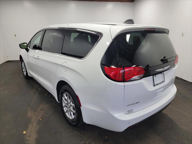 2025 Chrysler Voyager VOYAGER LX