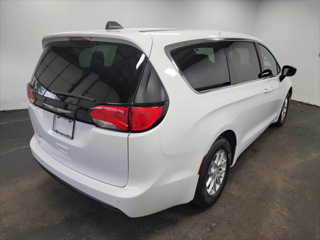 2025 Chrysler Voyager VOYAGER LX