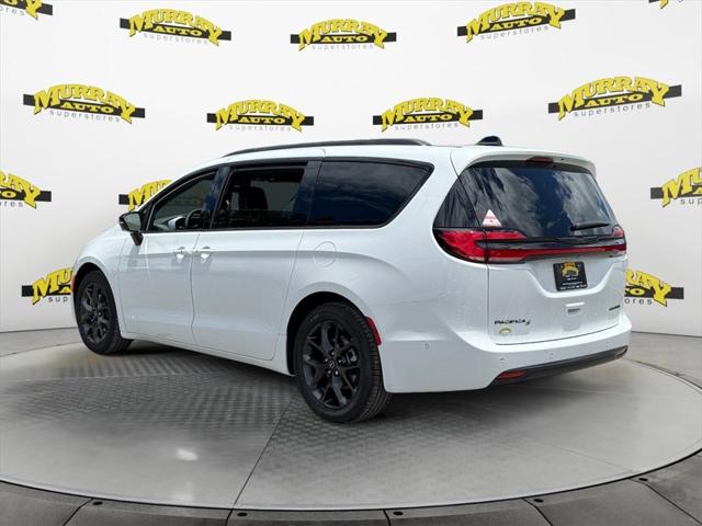 2025 Chrysler Pacifica PACIFICA LIMITED