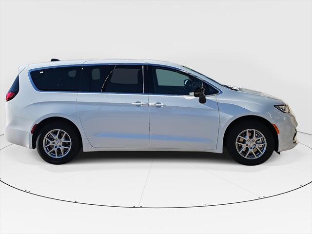 2025 Chrysler Pacifica PACIFICA SELECT