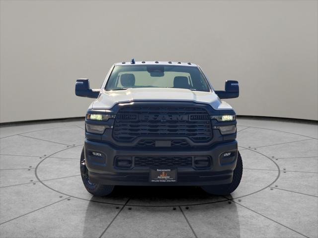 2025 RAM Ram 3500 Chassis Cab RAM 3500 TRADESMAN CHASSIS REGULAR CAB 4X4 84 CA 2025 RAM Ram 3500 Chassis Cab RAM 3500 TRADESMAN CHASSIS REGULAR CAB 4X4 84 CA