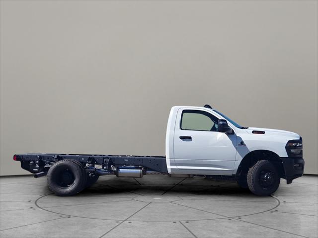 2025 RAM Ram 3500 Chassis Cab RAM 3500 TRADESMAN CHASSIS REGULAR CAB 4X4 84 CA 2025 RAM Ram 3500 Chassis Cab RAM 3500 TRADESMAN CHASSIS REGULAR CAB 4X4 84 CA