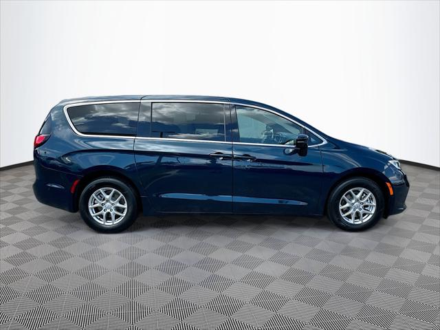 2025 Chrysler Pacifica PACIFICA SELECT