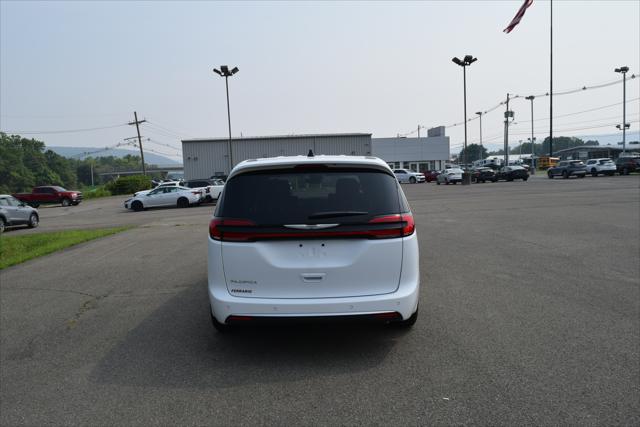 2025 Chrysler Pacifica PACIFICA SELECT