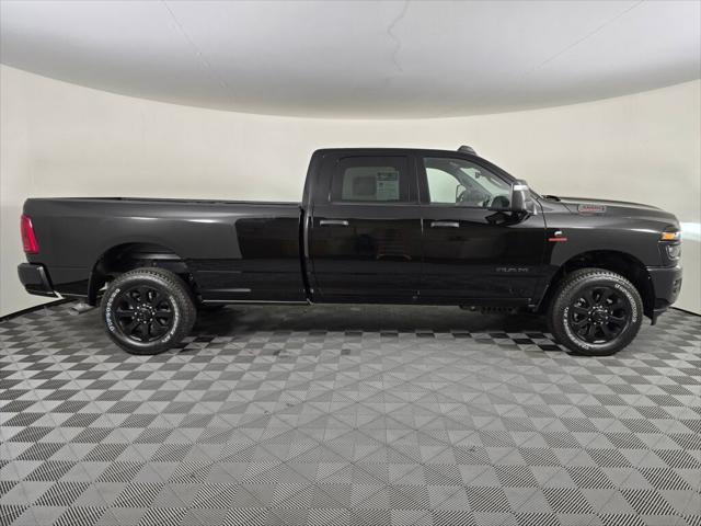 2025 Ram 3500 Big Horn Crew Cab 4x4 8' Box