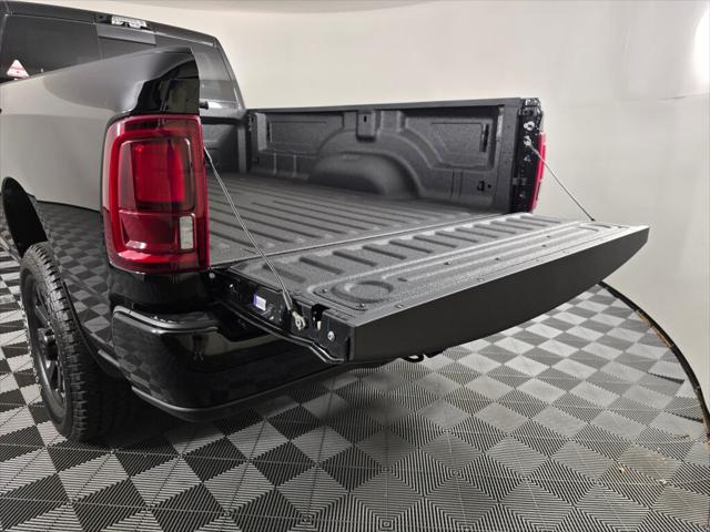 2025 Ram 3500 Big Horn Crew Cab 4x4 8' Box