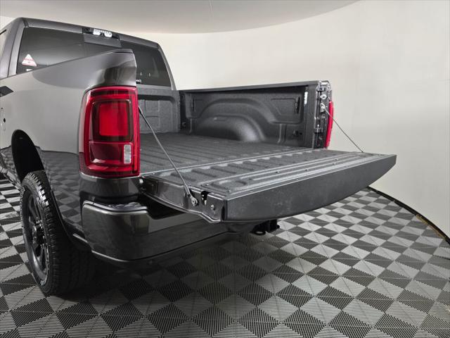 2025 Ram 3500 Big Horn Crew Cab 4x4 8' Box