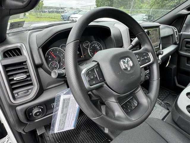 2025 RAM Ram 3500 Chassis Cab RAM 3500 TRADESMAN CHASSIS REGULAR CAB 4X4 60 CA 2025 RAM Ram 3500 Chassis Cab RAM 3500 TRADESMAN CHASSIS REGULAR CAB 4X4 60 CA