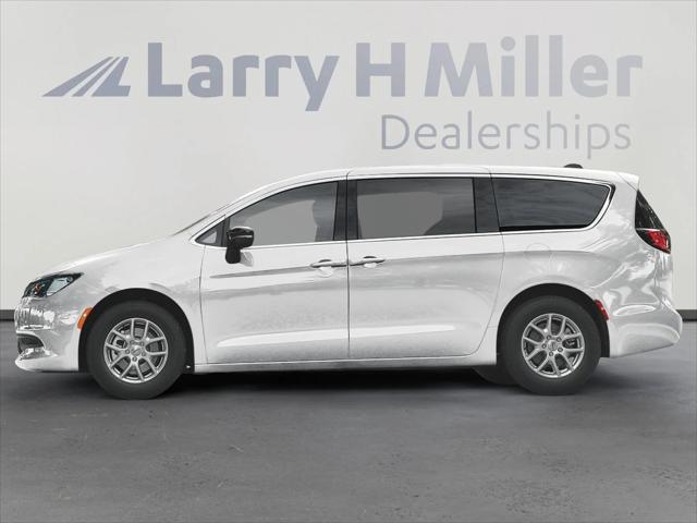 2025 Chrysler Voyager VOYAGER LX