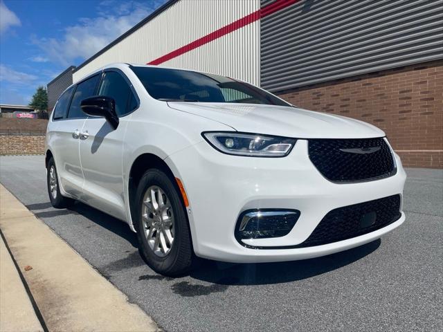 2025 Chrysler Pacifica PACIFICA SELECT