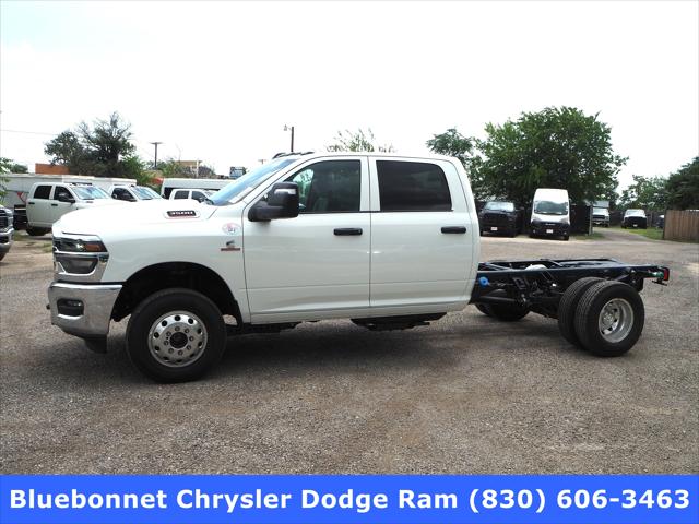 2025 RAM Ram 3500 Chassis Cab RAM 3500 TRADESMAN CREW CAB CHASSIS 4X4 60 CA