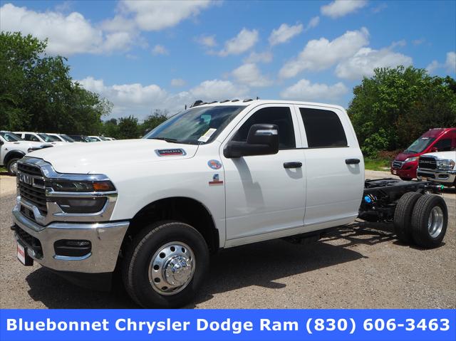2025 RAM Ram 3500 Chassis Cab RAM 3500 TRADESMAN CREW CAB CHASSIS 4X4 60 CA
