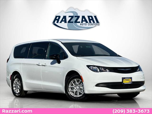 2025 Chrysler Voyager VOYAGER LX